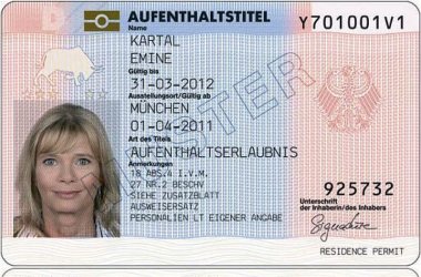 Muster des elektronischen Aufenthaltstitels (Vorder- und Rückseite)