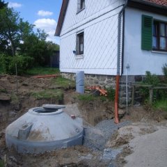 Der Bau einer Kleinkläranlage  - Link öffnet seitenüberlagerndes Dialog-Fenster