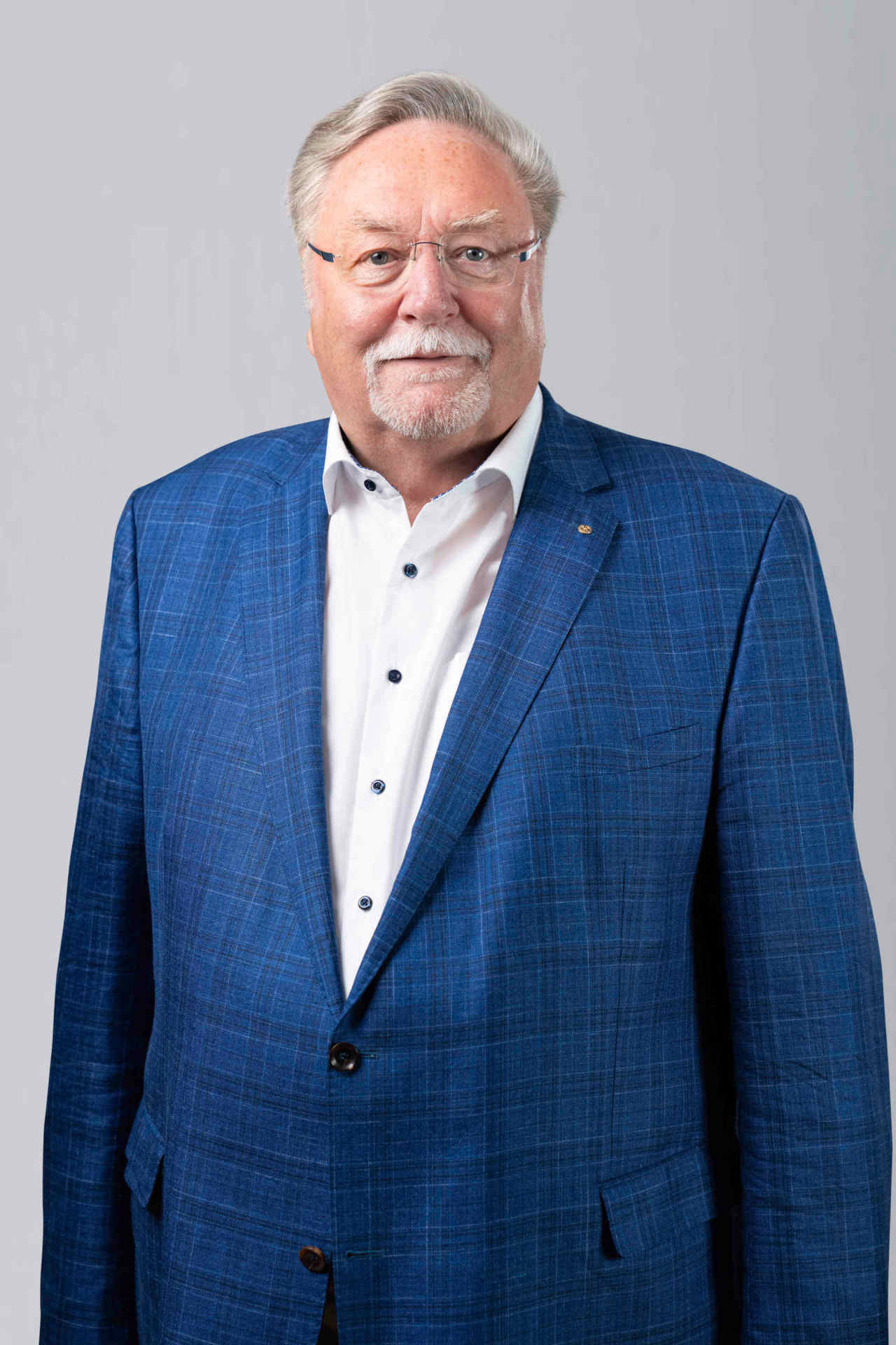 Porträtaufnahme von Hans-Jürgen Schäfer