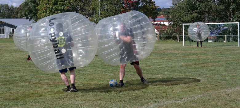 Fussballspiel mit Loopy-Balls