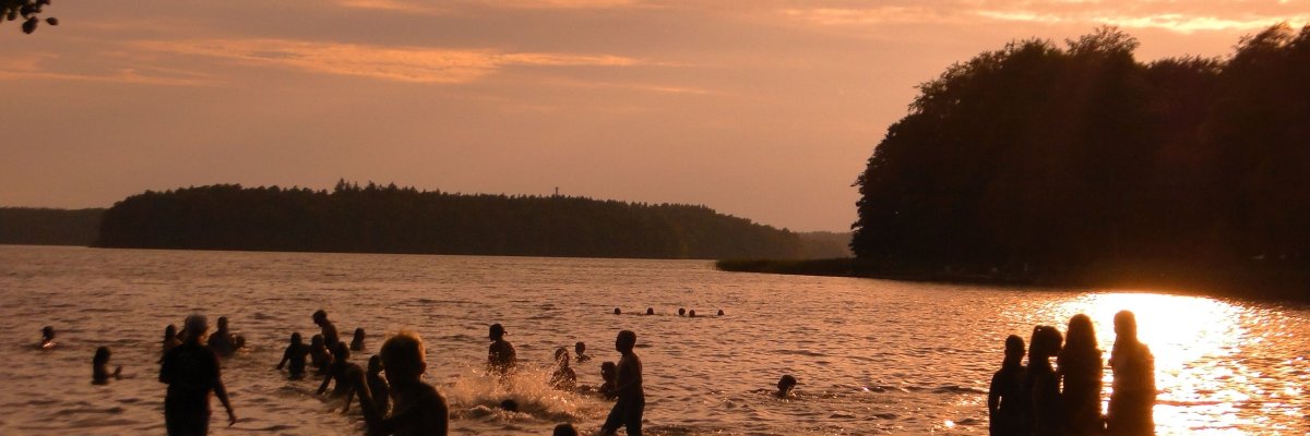 
Strand bei Sonnenuntergang