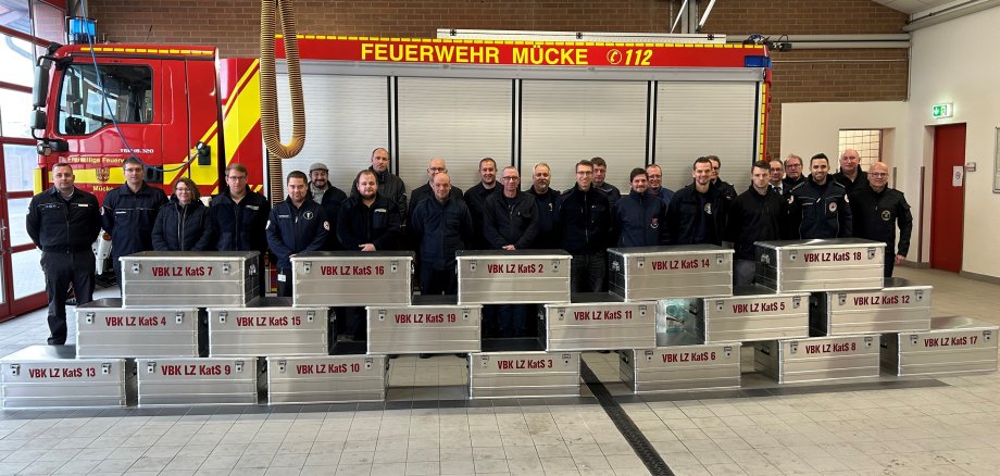 Übergabe Katastrophenschutz-Kisten
