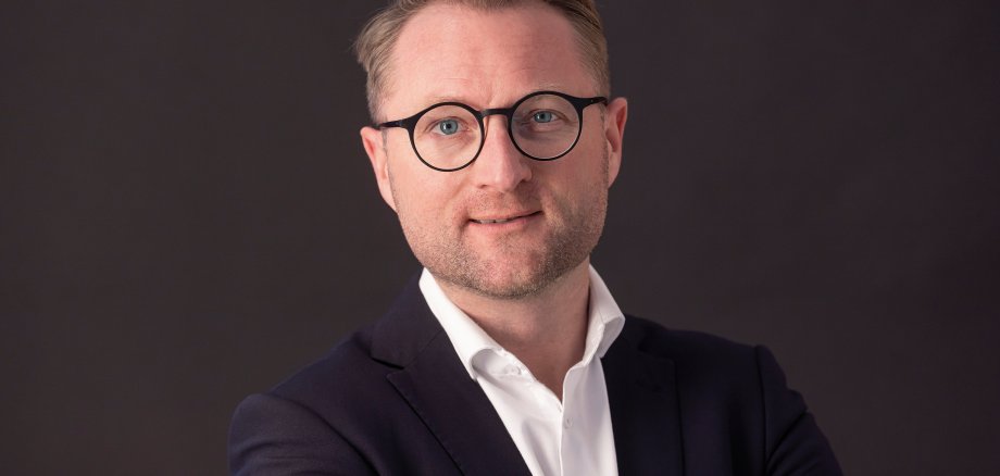 Porträt-Foto von Landrat Jens Mischak