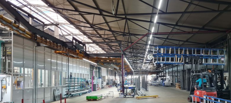 Ein Blick auf eine der Produktionsstraßen. Ein Blick auf eine der Produktionsstraßen.