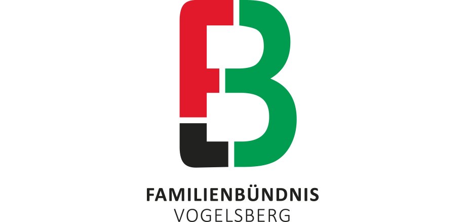 Logo des Familienbündnisses Vogelsberg. Ein aus roten, grünen und schwarzen Bestandteilen zusammengesetztes B
