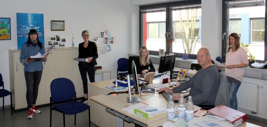 Seit vier Wochen im Dauereinsatz: Kerstin Brehler (von links), Romy Jacob, Natalia Götte, Andreas Smakal und Diana Krug. 