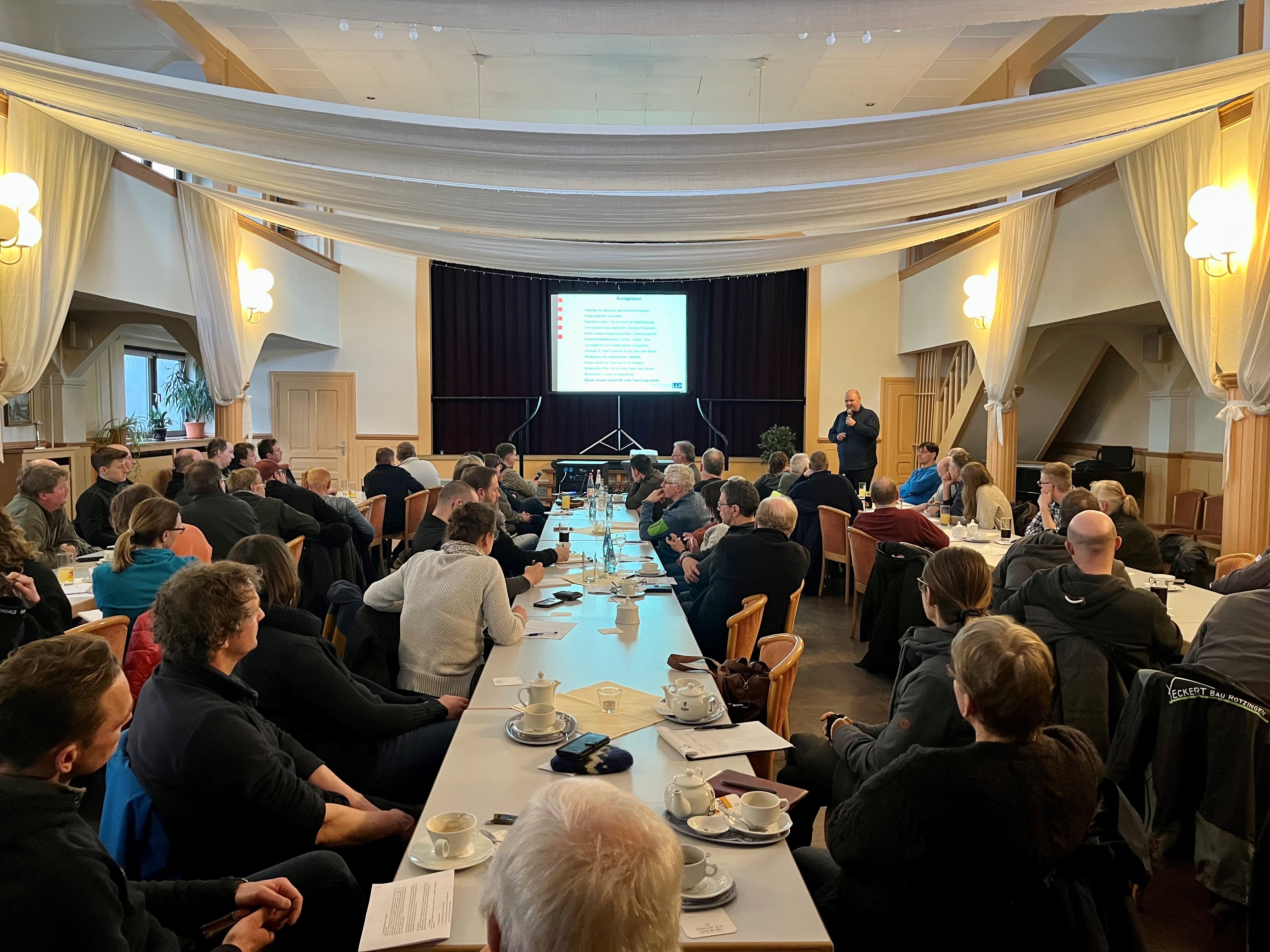 Stieß auf großes Interesse: Die Informations-Veranstaltung des Amtes für Wirtschaft und den ländlichen Raum zum Thema Wolf.     