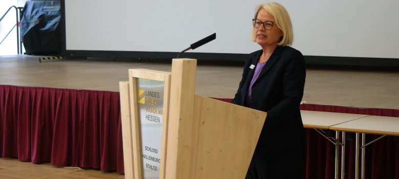 Dr. Julia Emig, Hessisches Kompetenzzentrum gegen Extremismus