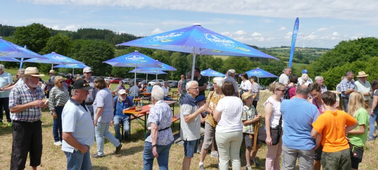 Gut besuchtes Bergmähwiesen-Fest 2022 in Ulrichstein-Feldkrücken