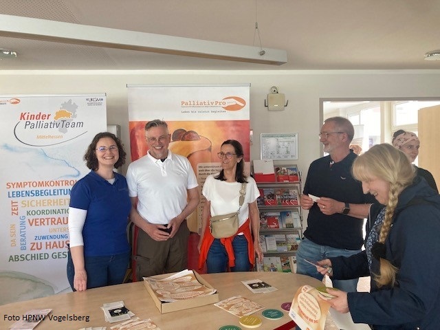 Die Palliativteams für Kinder und Erwachsene informieren beim Markt der palliativen Möglichkeiten