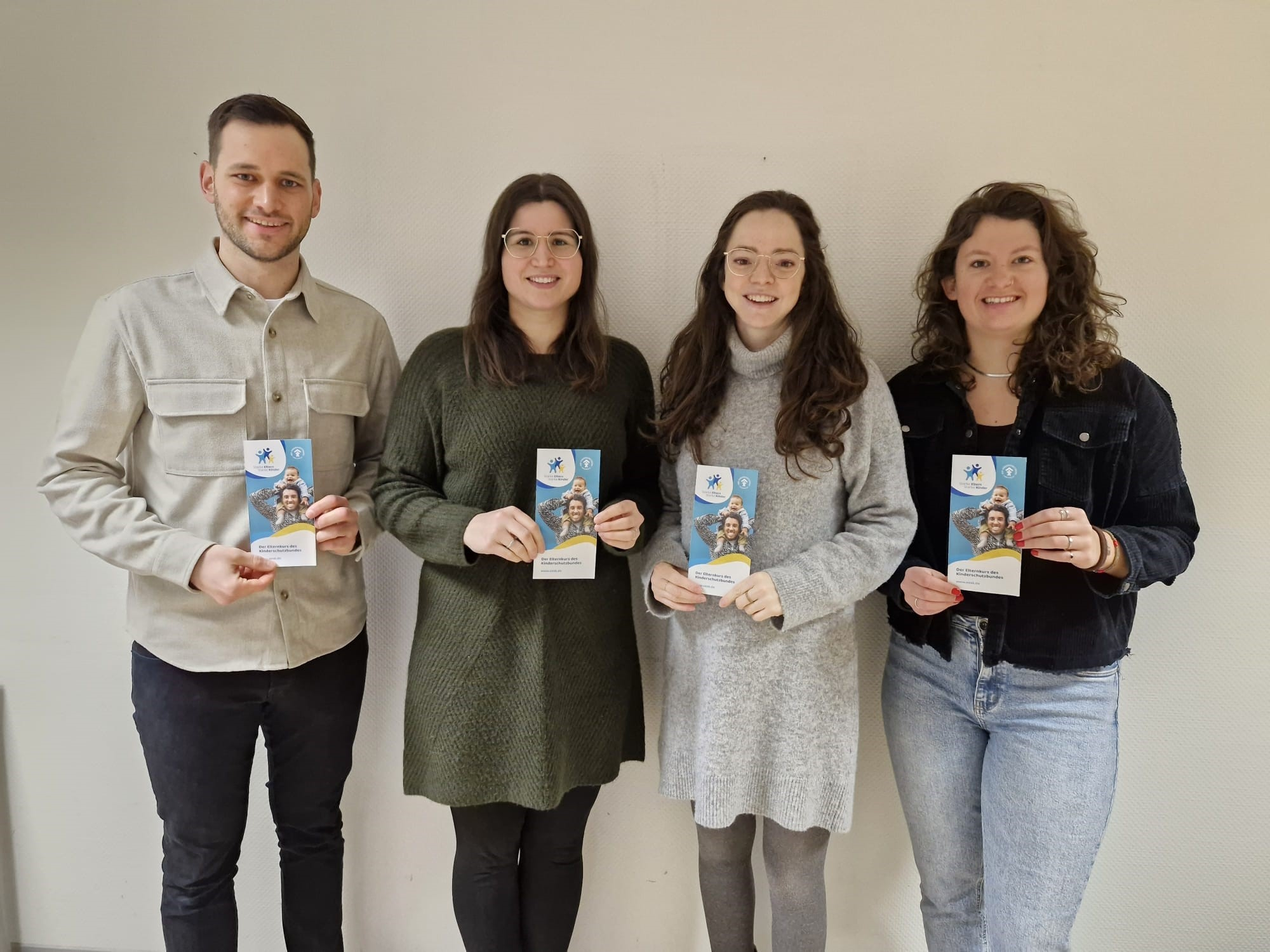 Sie leiten den Elternkurs: Tobias Werner (von links), Familienhaus Alsfeld, Selina Mengel, Henrike Rupp und Laura greil vom jugendamt des Vogelsbergkreises. 