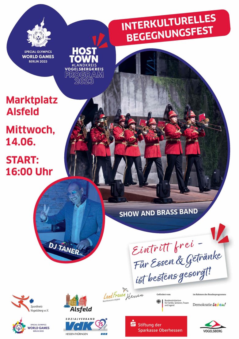 Plakat, dass auf ein Begegnungsfest auf dem Marktplatz Alsfeld hinweist. Dieses findet am 14. Juni ab 16 Uhr statt. Unter anderem macht die Show and Brass Band Musik.