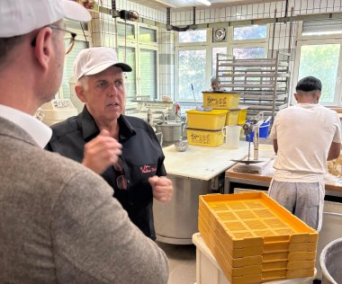 „Ich will keine Fachkraft gehen lassen“, sagt Bäckermeister Haas. Und er tut vieles, um die Mitarbeiter im Betrieb zu halten.