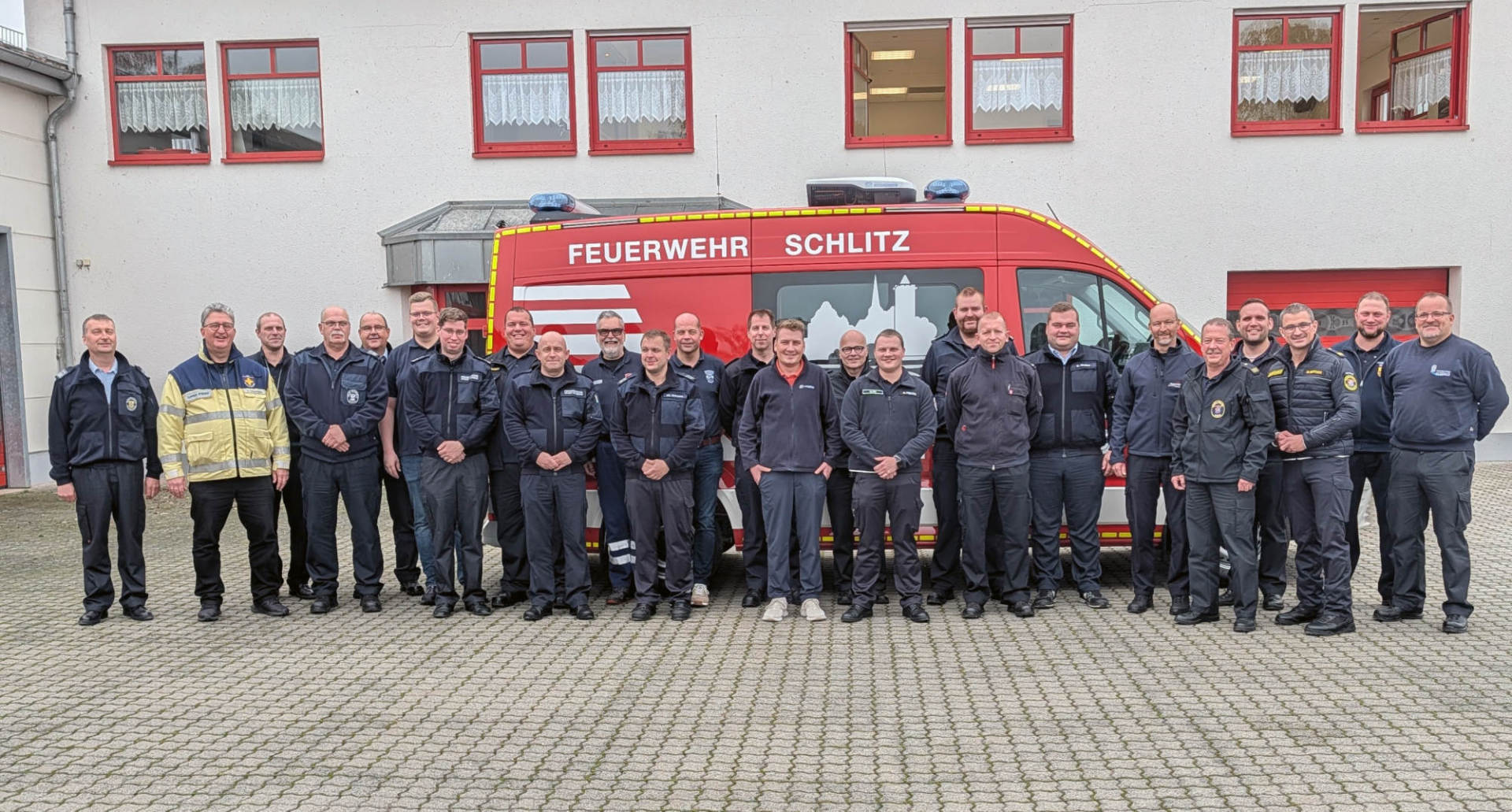 Für die Sicherheit: Die Leiter der kommunalen Feuerwehren, deren Stellvertreter sowie die Kreisbrandmeister nutzten die Klausurtagung im Feuerwehrstützpunkt Schlitz für intensiven Austausch.