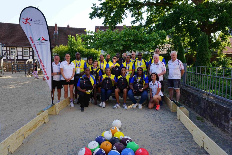 Gruppenbild der Verantwortlichen des Sportkreises gemeinsam mit der Delegation aus Curaçao