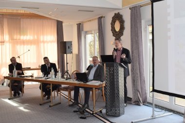 Gerd Trautmann, Referatsleiter Agrarpolitik, Agrarmärkte und Flächenförderungen im Hessischen Ministerium für Umwelt, Klimaschutz, Landwirtschaft und Verbraucherschutz, stellte die Eckpunkte der neuen Förderperiode „GAP 2023-2027“ vor. 