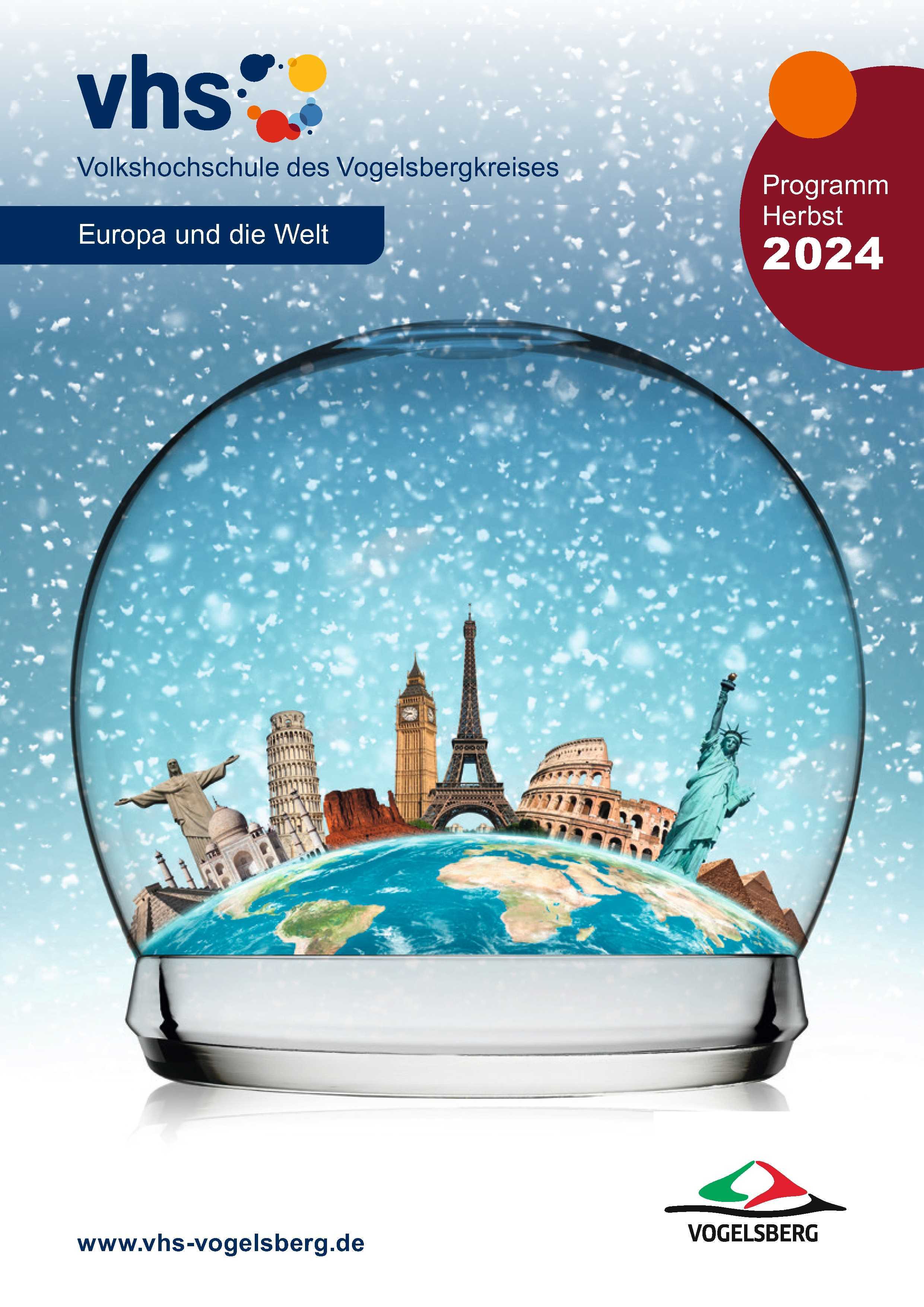 Titelblatt des Herbstprogrammhefts der vhs. Darauf ist eine Grafik mit Wahrzeichen europäischer Großstädte zu sehen.