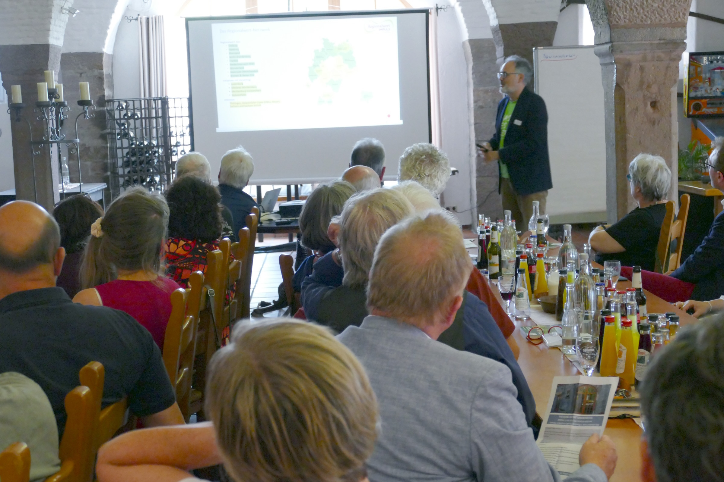Stefan Gothe von der Regionalwert Impuls GmbH aus Bonn gab bei seinem Fachvortrag Impulse zum Sichtbarmachen durch Co-Branding, Marken-Logo und Nutzung der RegioApp. 
