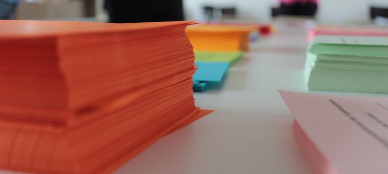 Die Wahlzettel werden an 14 weiterführenden Schulen im Kreisgebiet verteilt. Vom 22. bis 26. Mai wird dort gewählt und die Stimmen am 5. Juni ausgezählt Die Wahlzettel werden an 14 weiterführenden Schulen im Kreisgebiet verteilt. Vom 22. bis 26. Mai wird dort gewählt und die Stimmen am 5. Juni ausgezählt